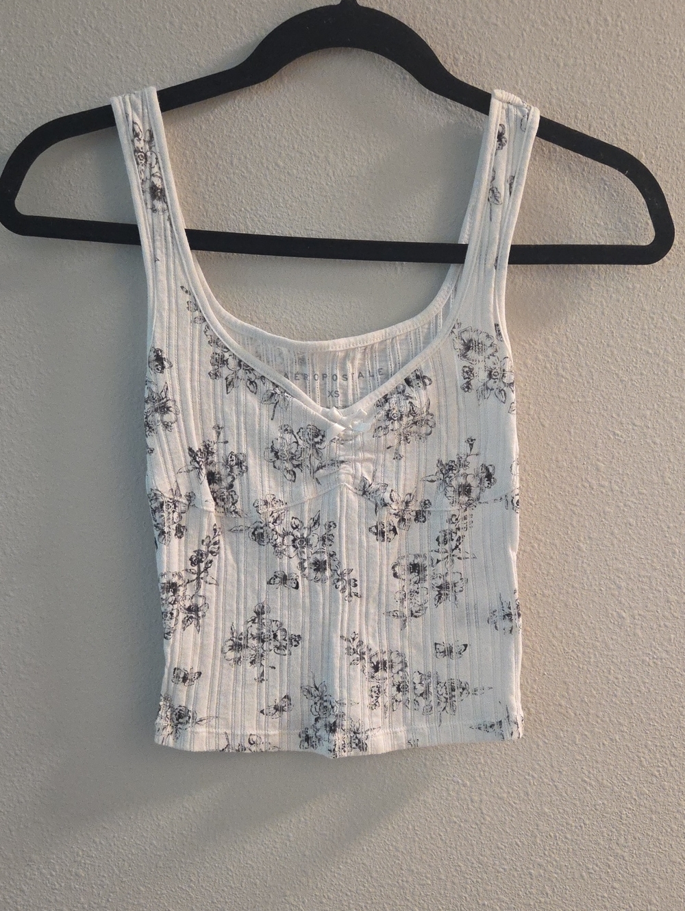 Aeropostale White Floral Ribbed Crop Top